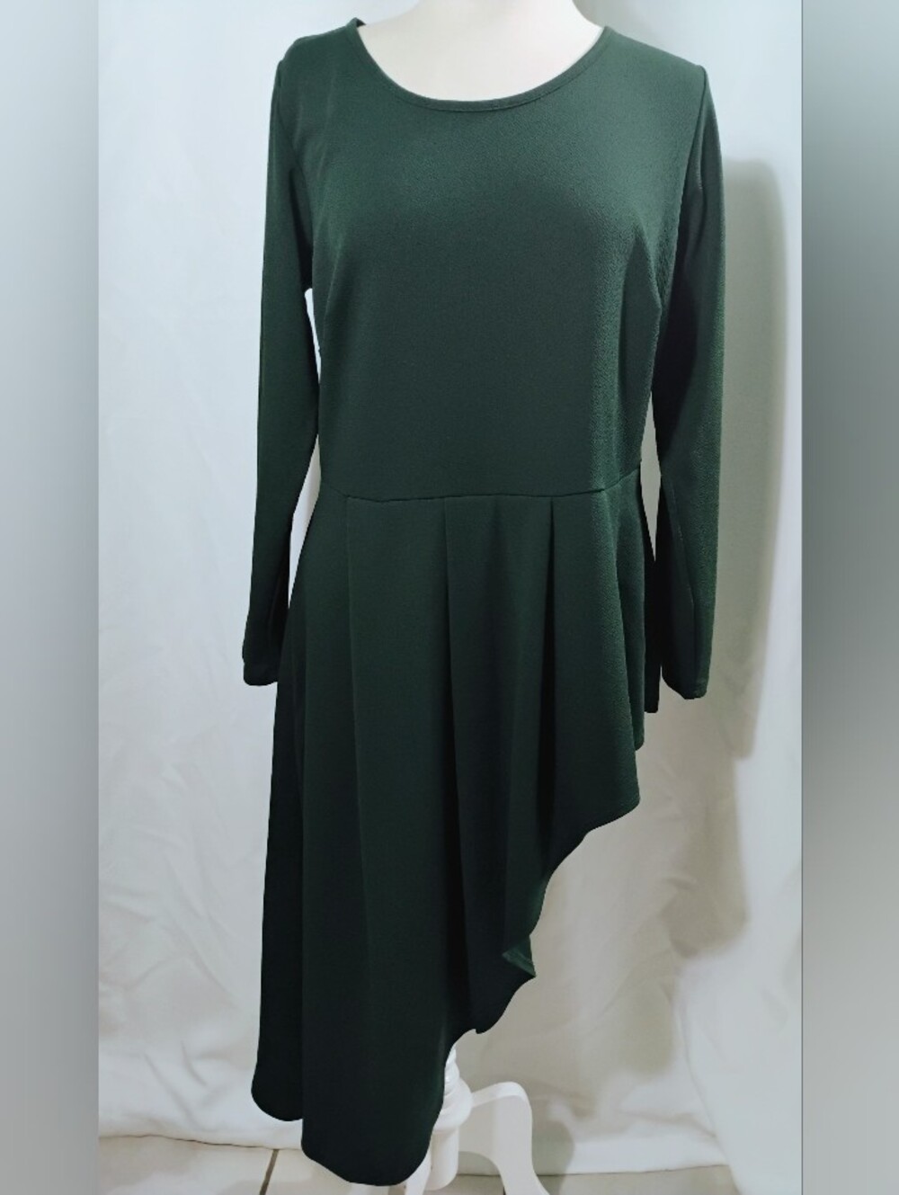 Ashley Stewart Sz 14/16 Green Long Sleeve Pleated Asymmetrical Top